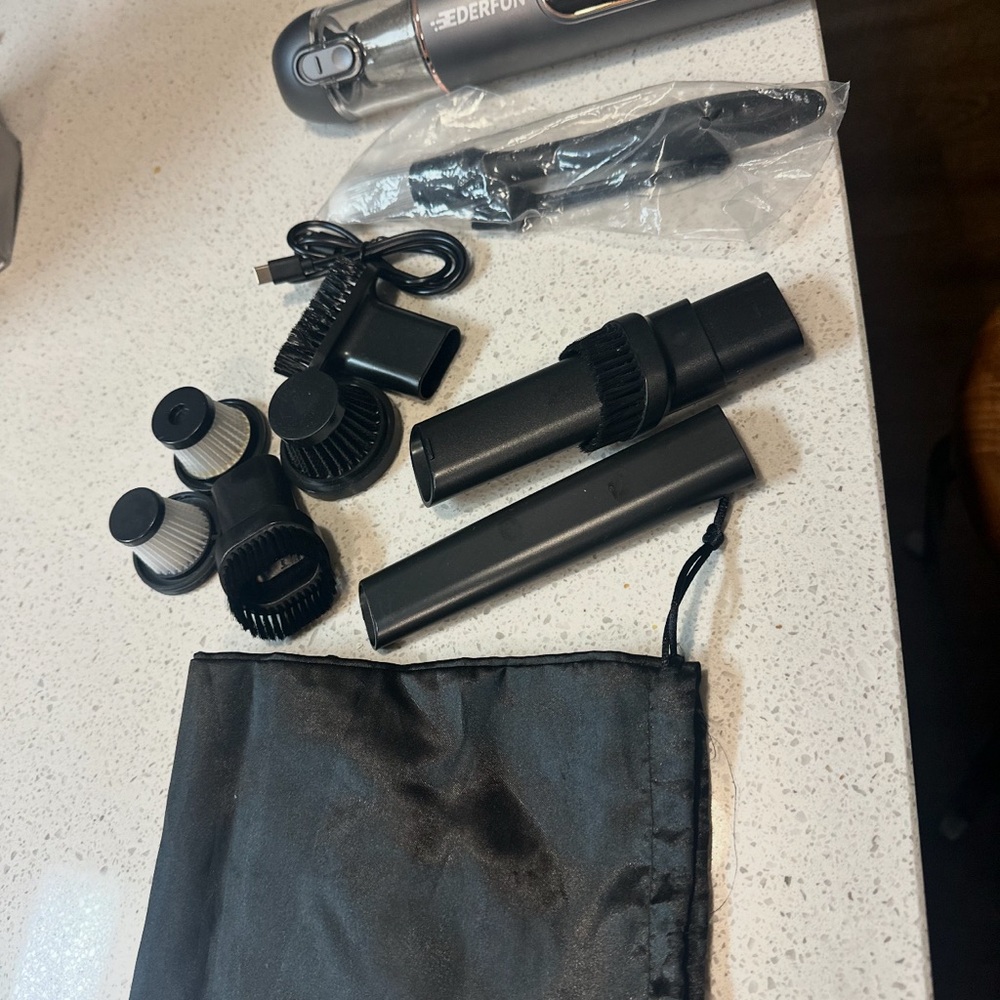 Bederon Black Cordless Vacuum Cleaner Set